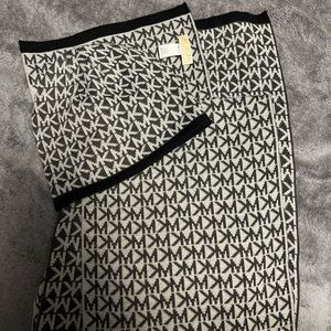 Michael kors scarf and hat set